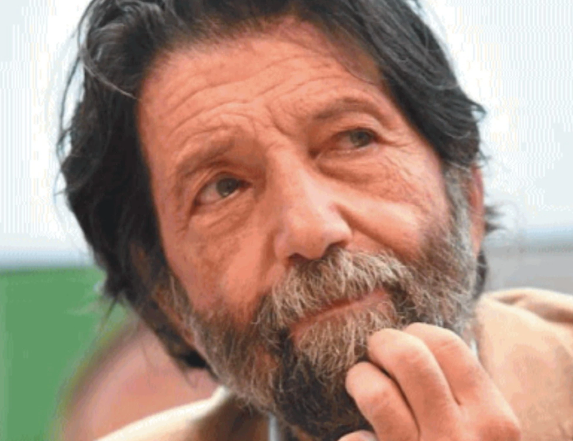 Massimo Cacciari, il filosofo impenitente che cede a 81 anni e si sposa