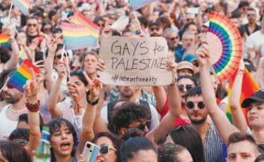 Scuola, la propaganda gender: dalle scale colorate ai conigli gay