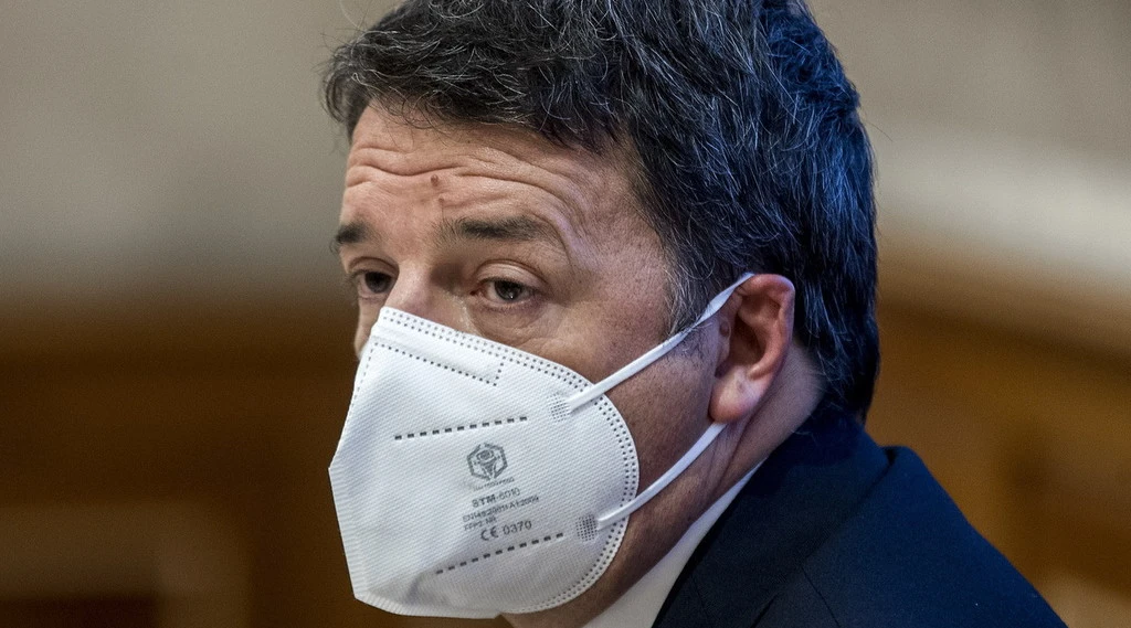 Matteo Renzi riceve busta con due proiettili in Senato: "Gesto folle legato al clima d'odio per la caduta di Conte"
