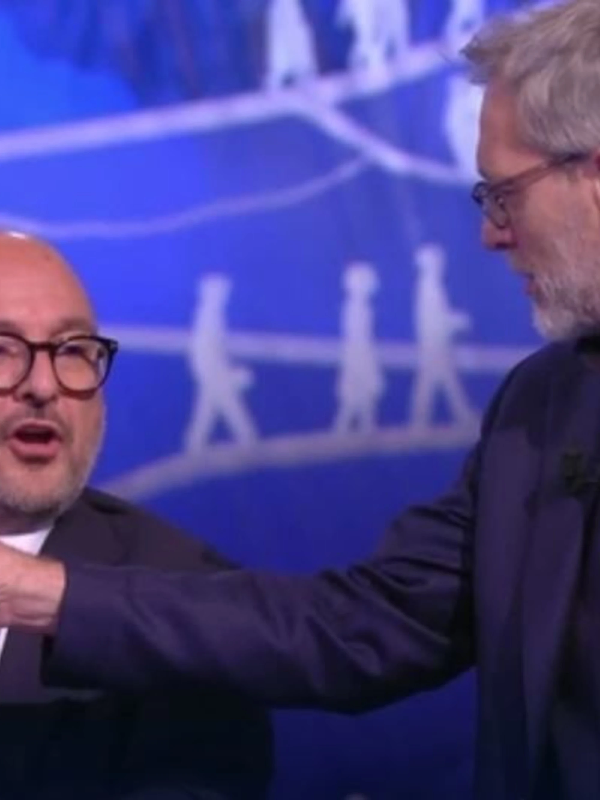 Piazzapulita, Sangiuliano gela Formigli: "Il braccialetto? Siete dei poveri comunisti"