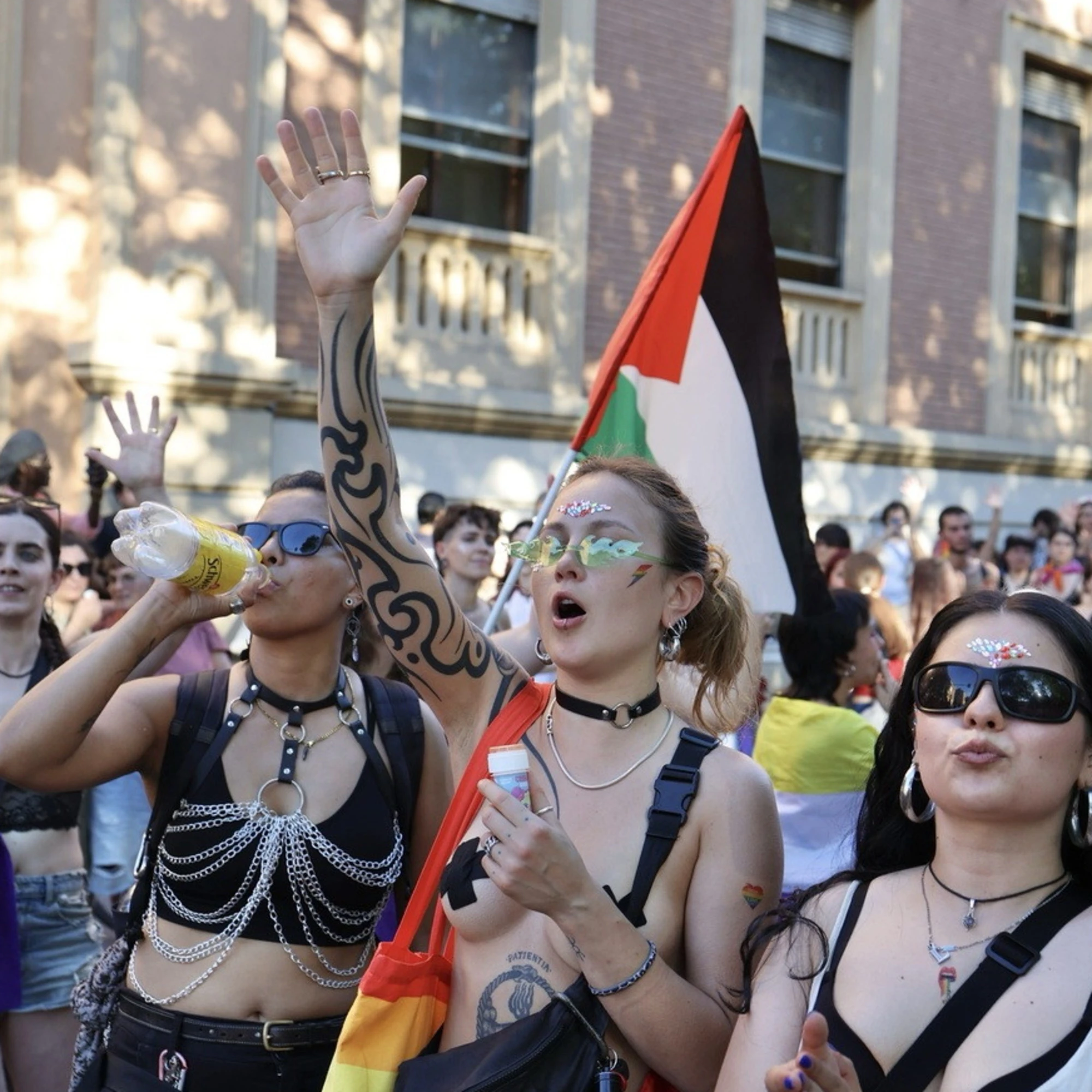 Gay ebrei picchiati al Pride: il corteo per i diritti diventa marcia dell’odio