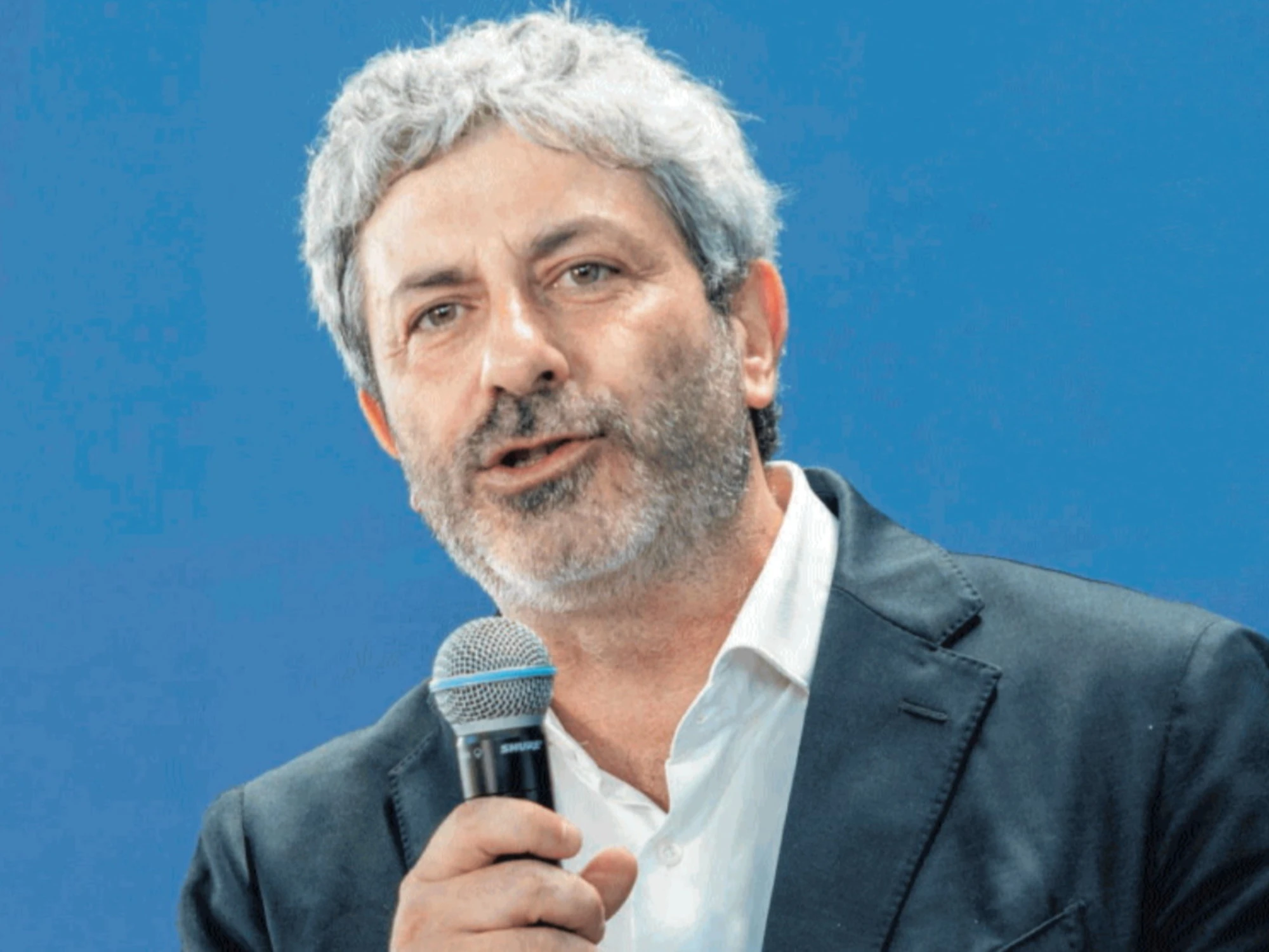 Roberto Fico si attacca alla Consulta per fermare l'Autonomia