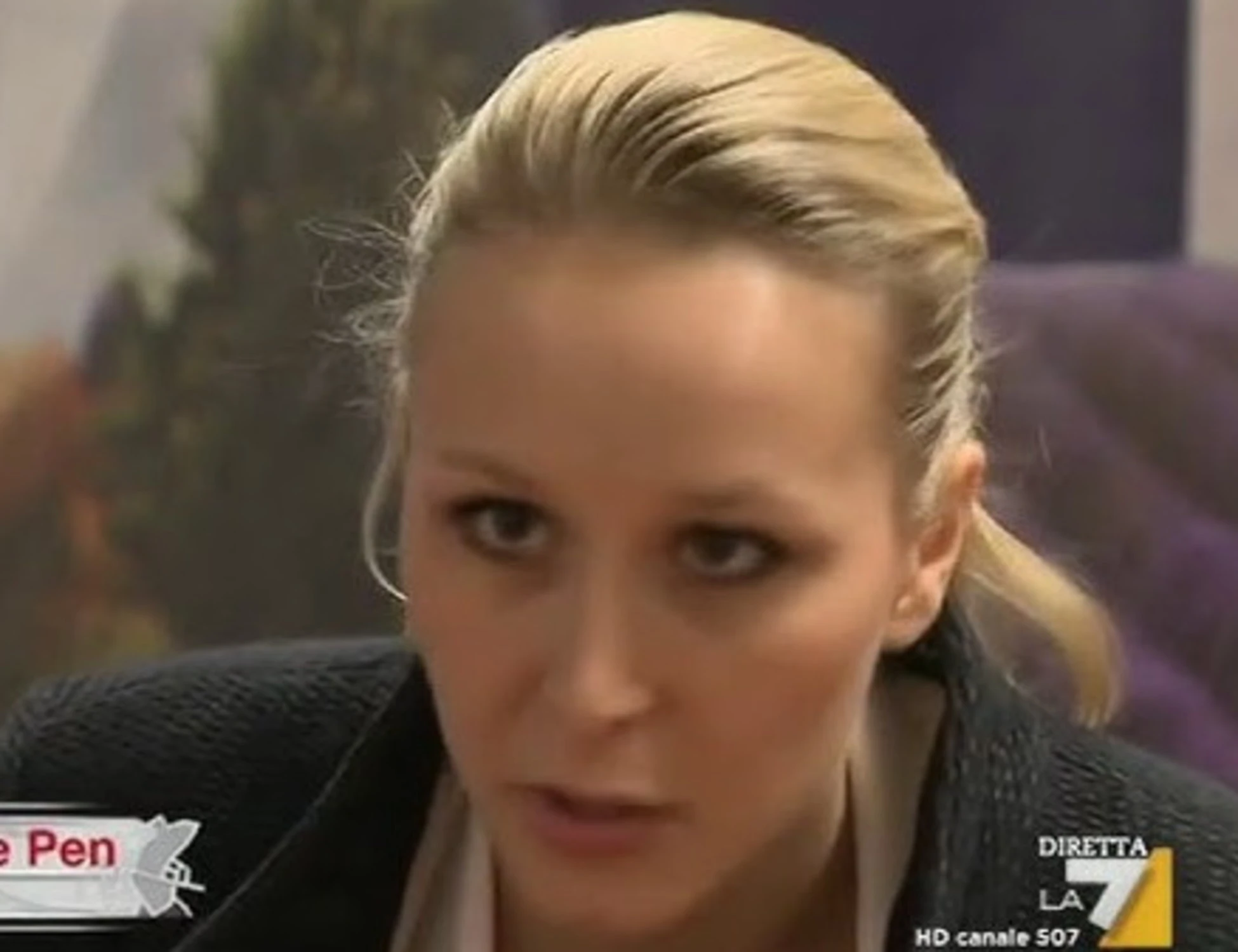 Francia, l'odio della sinistra contro la nipote di Le Pen: il meme della vergogna