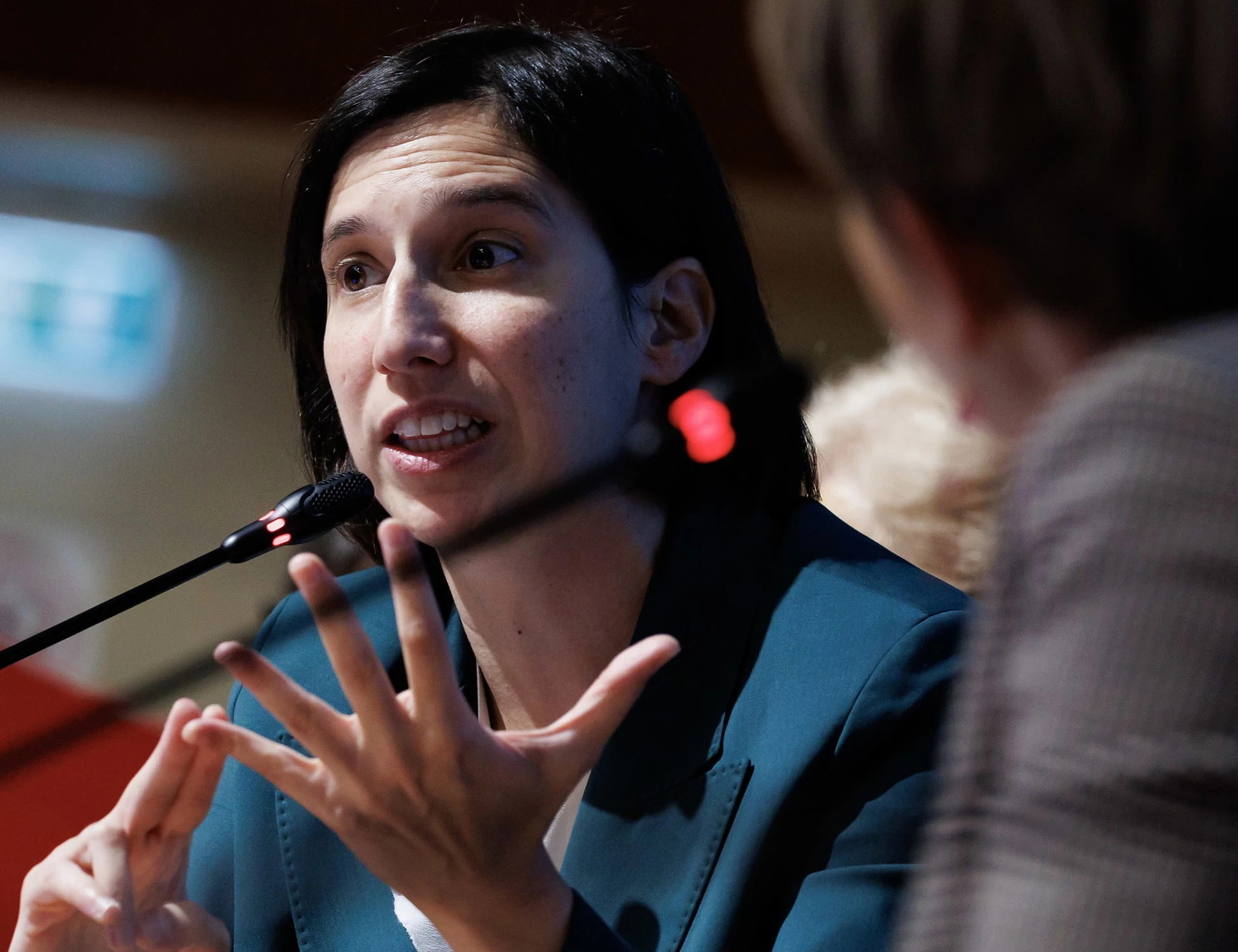 Schlein attacca Meloni: "Frigo vuoto". E le ride dietro mezza Italia