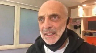 Paolo Brosio al Grande Fratello Vip, "il rischio di coronavirus nella casa"