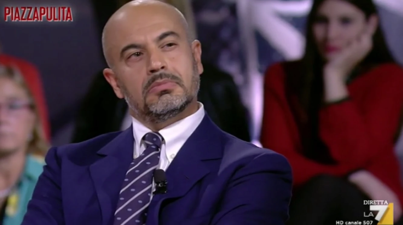 Gianluigi Paragone a PiazzaPulita attacca M5s e governo: allora perché non lascia?