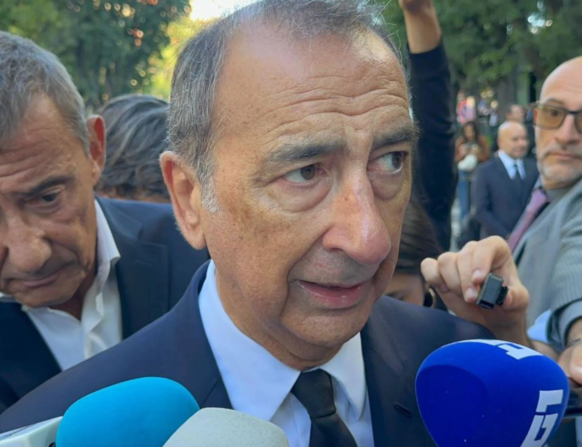 Milano, spunta un nome al giorno: così si fa un favore al Pd