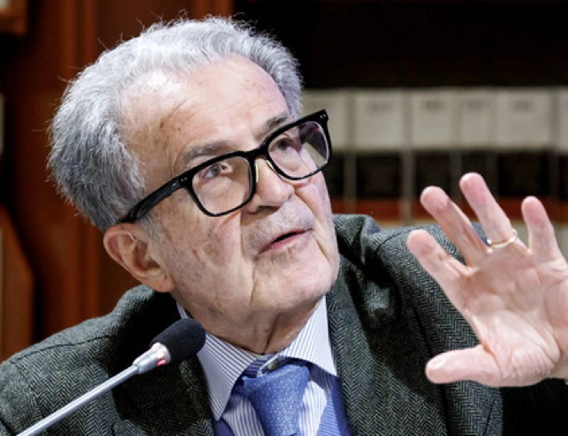 Romano Prodi, il vero piano: l'uomo con cui si vuole vendicare contro Schlein