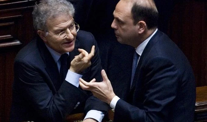 Forza Italia, Cicchitto e Formigoni: "Per noi non esiste, il Pdl è ancora vivo"