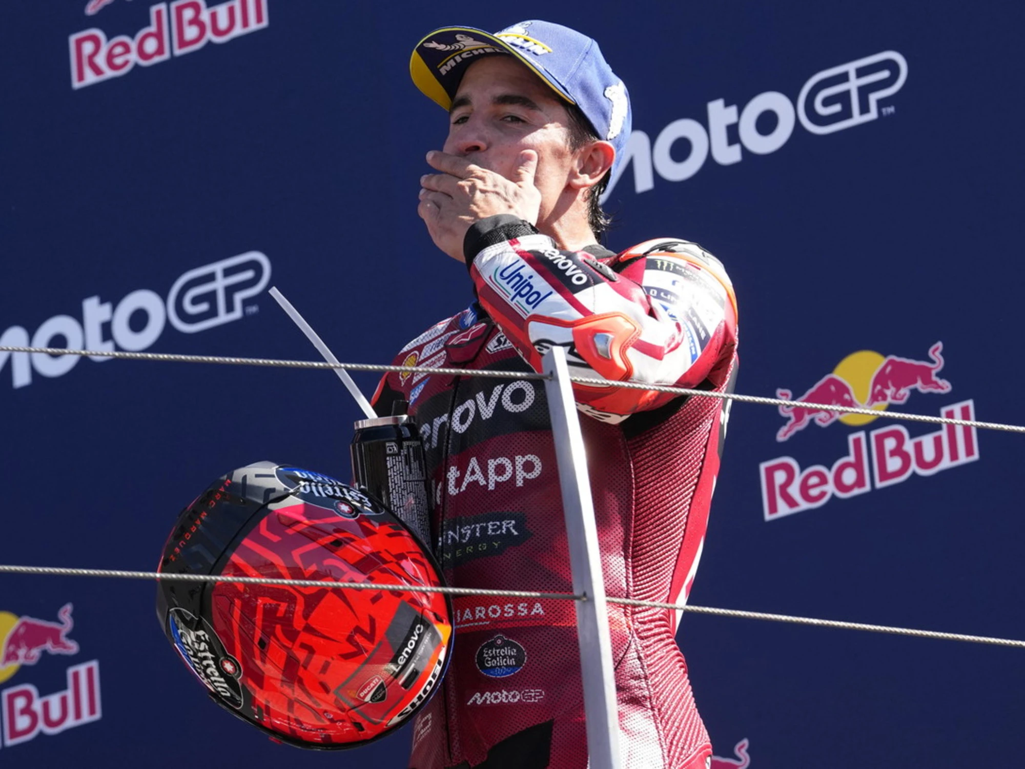 Misano amara: Bez cade, Marquez gode