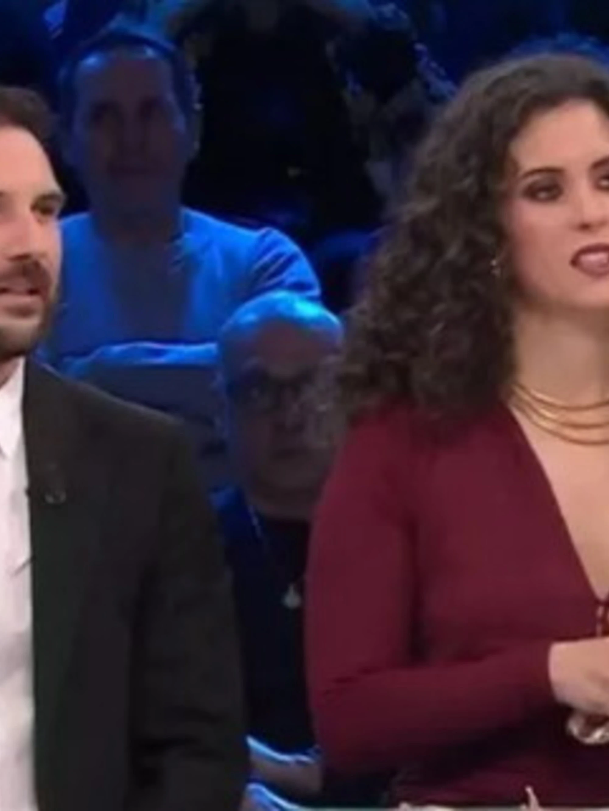 Affari Tuoi, "mamma mia che allegria": Chiara e Antonino ricoperti di critiche