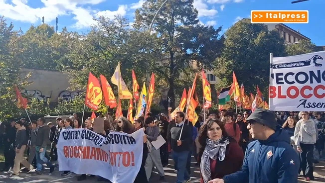 Sciopero generale, a Firenze manifestanti in piazza contro guerra e carovita