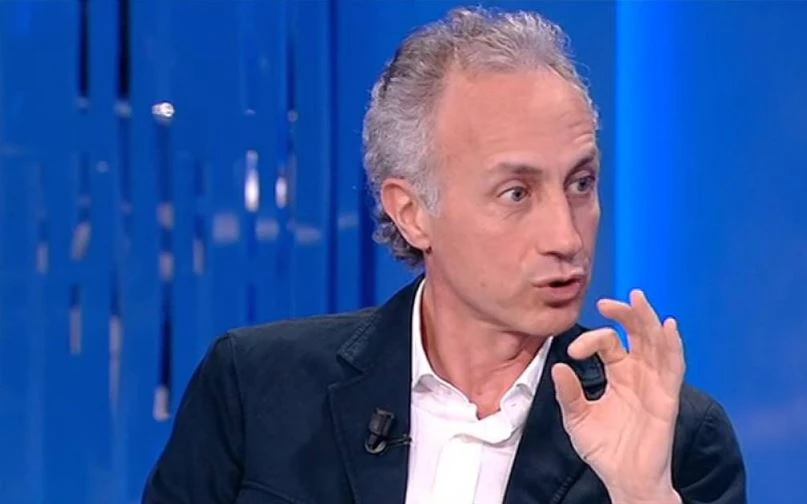 Marco Travaglio insulta Matteo Salvini: "Nuovo Mussolini? No, ecco cos'è davvero". Ma i sondaggi lo asfaltano
