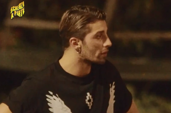 Scherzi a parte, Andrea Iannone massacrato dal web: ritocchi estetici e quella somiglianza con Fabrizio Corona