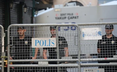 Iran, guerra nel golfo: la giornata. Sparatoria al consolato israeliano di Istanbul: due morti