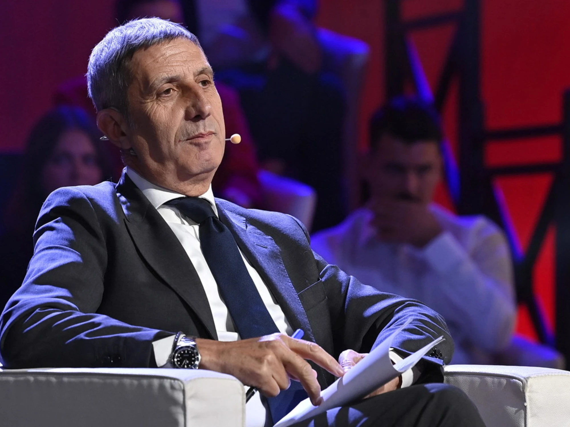 Tg1 sotto attacco: riunioni segrete, liti e malori