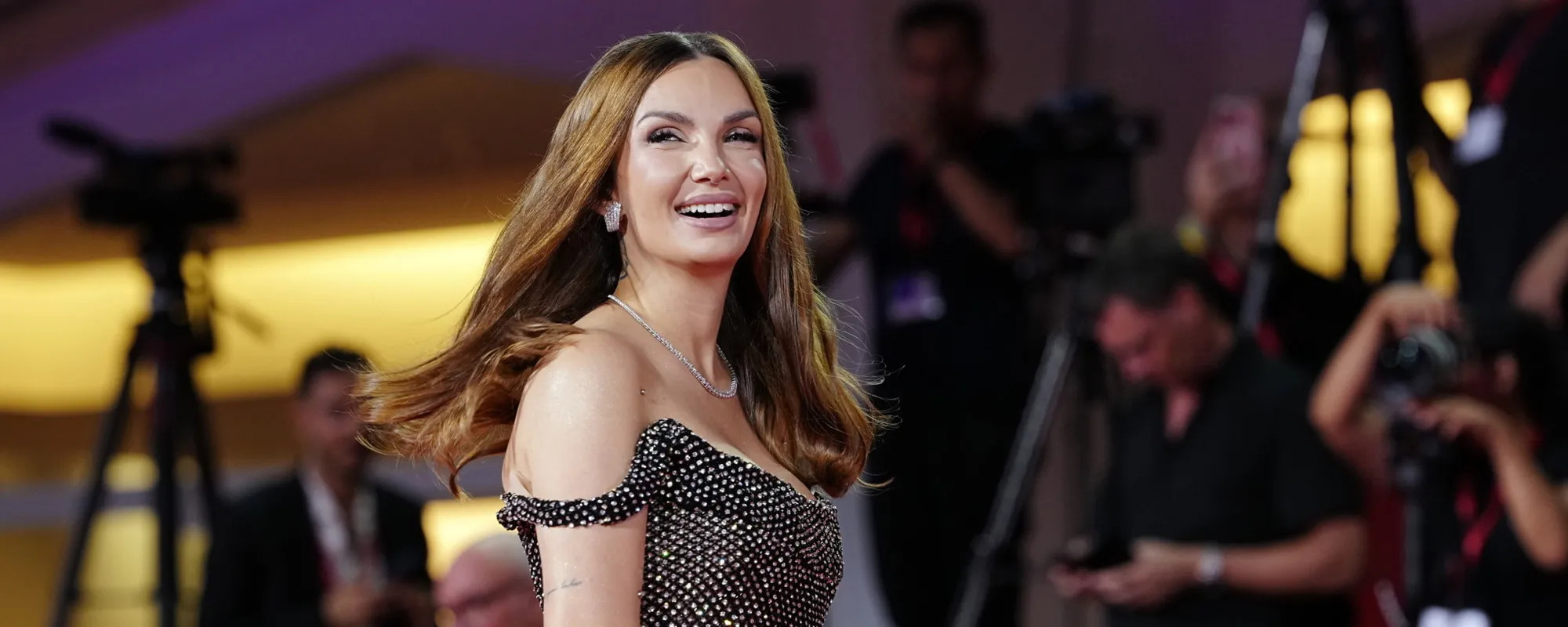 Elettra Lamborghini choc: "Ho problemi seri. Penso una cosa"