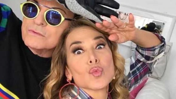 Grande Fratello, Cristiano Malgioglio con la gonna: il vero significato del suo look