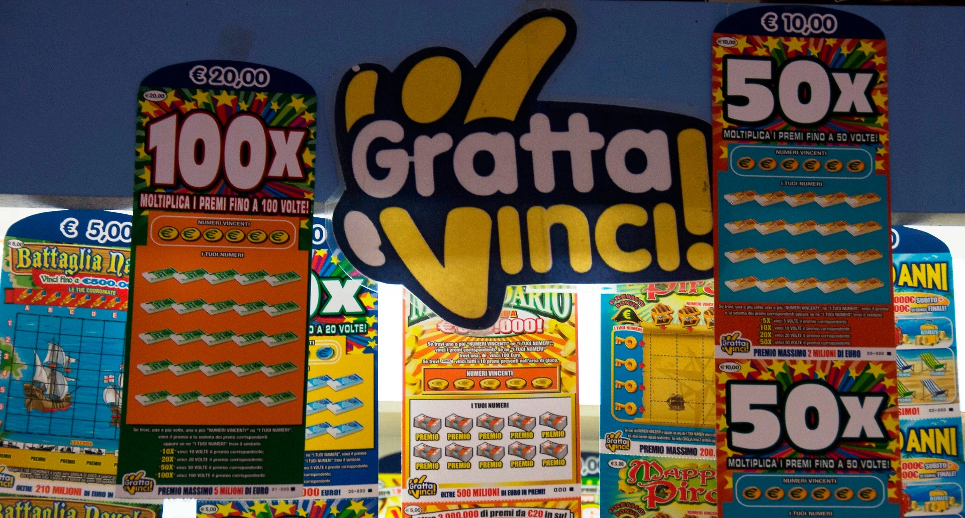Reddito di cittadinanza, come possono togliertelo se giochi al Gratta e vinci: fino a quanto puoi vincere