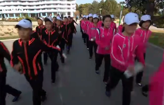 Corea del Nord, i bimbi soldato pronti a uccidere per Kim Jong-un: l'ultima arma per la guerra