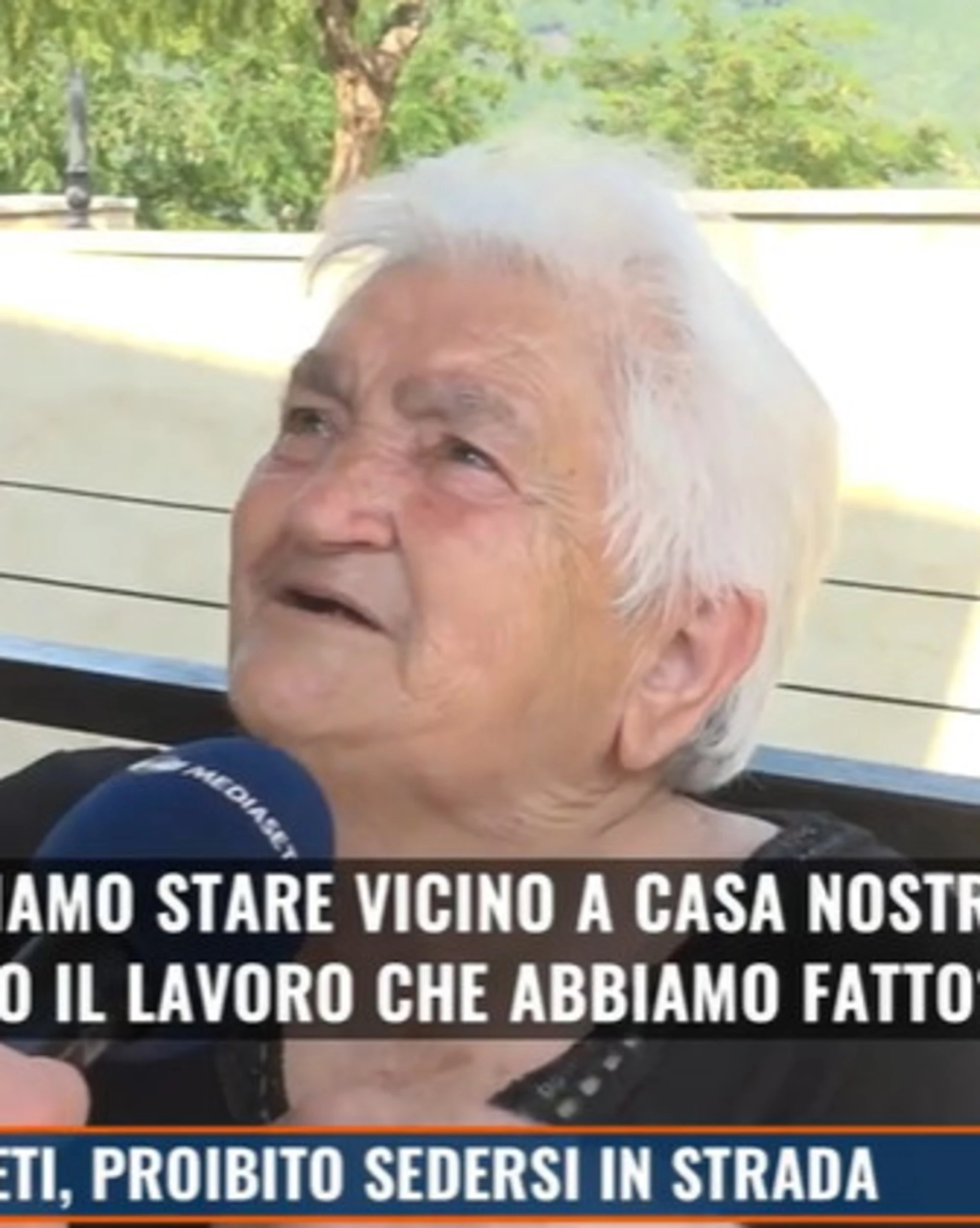 Zona Bianca, i vecchietti seduti in strada? In "missione speciale"