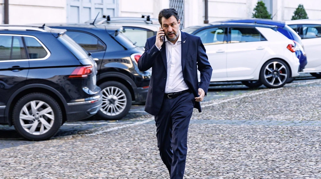 Matteo Salvini, scontro con Sinistra Italiana su Vannacci: "Che paura fa?", "Stai calmo"