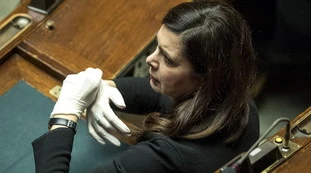 Nicola Morra, Laura Boldrini si ricorda di Jole Santelli a scoppio ritardato. Imbarazzante silenzio a sinistra