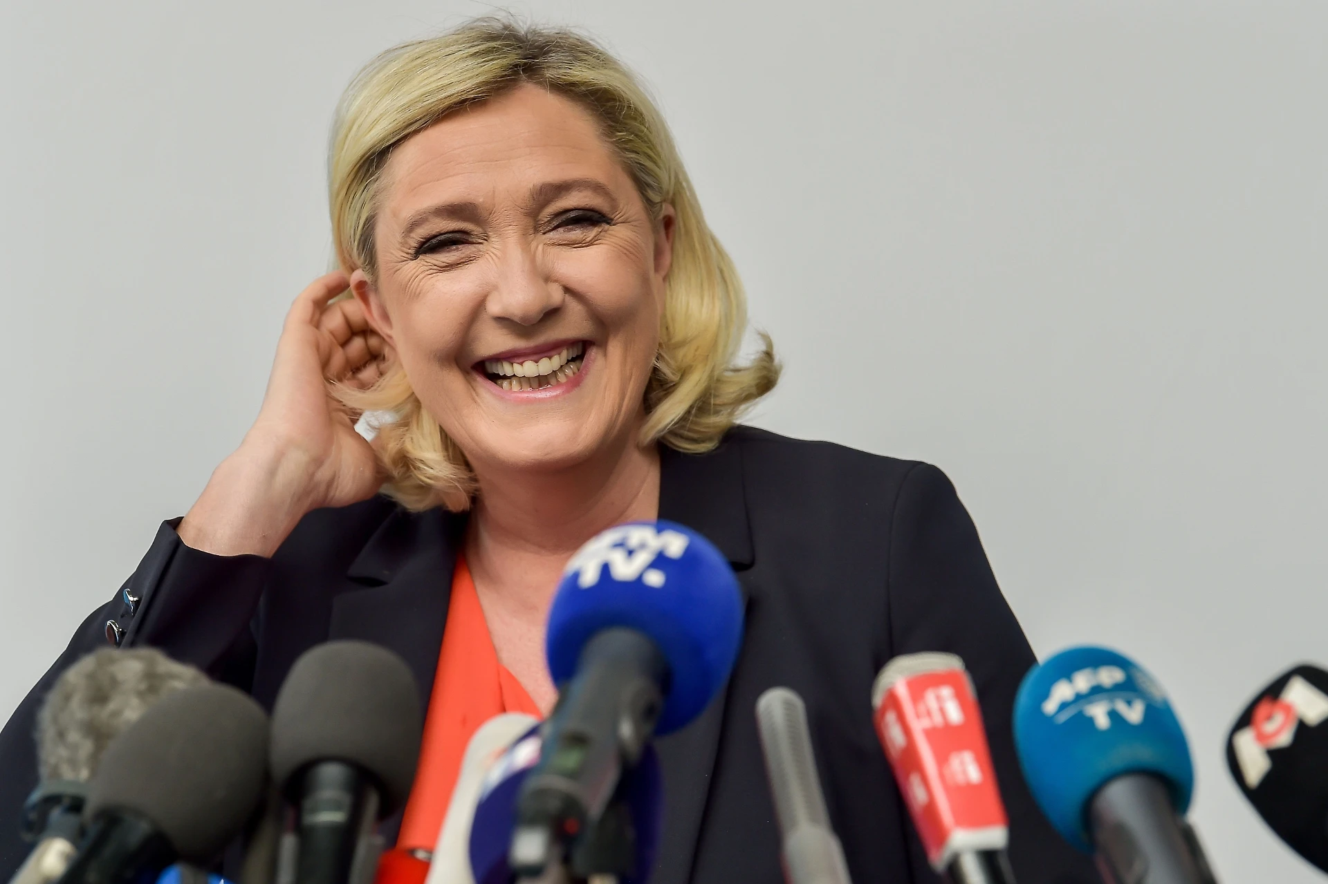 Elezioni europee, exit poll in Francia: Marine Le Pen guida l'ondata sovranista, asfaltato Macron
