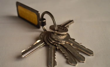 Chiavi, perché spruzzarle con aceto bianco: il segreto svelato 