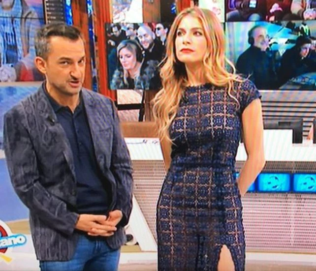 Eleonora Pedron, porno vestito su Raidue. Trasparenze assassine: si vede tutto