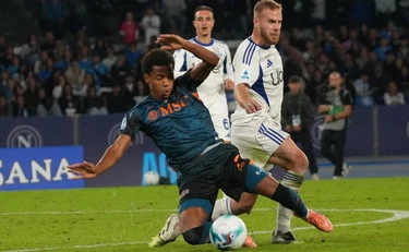 Serie A, tra Napoli e Como vince la noia: 0-0 e azzurri primi