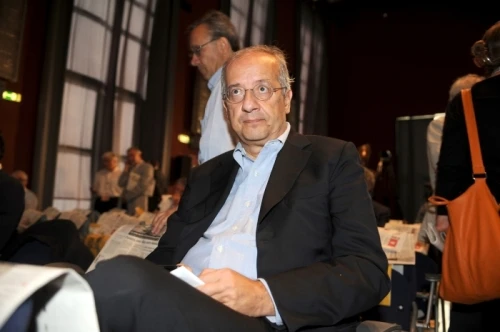 Veltroni tifa Renzi