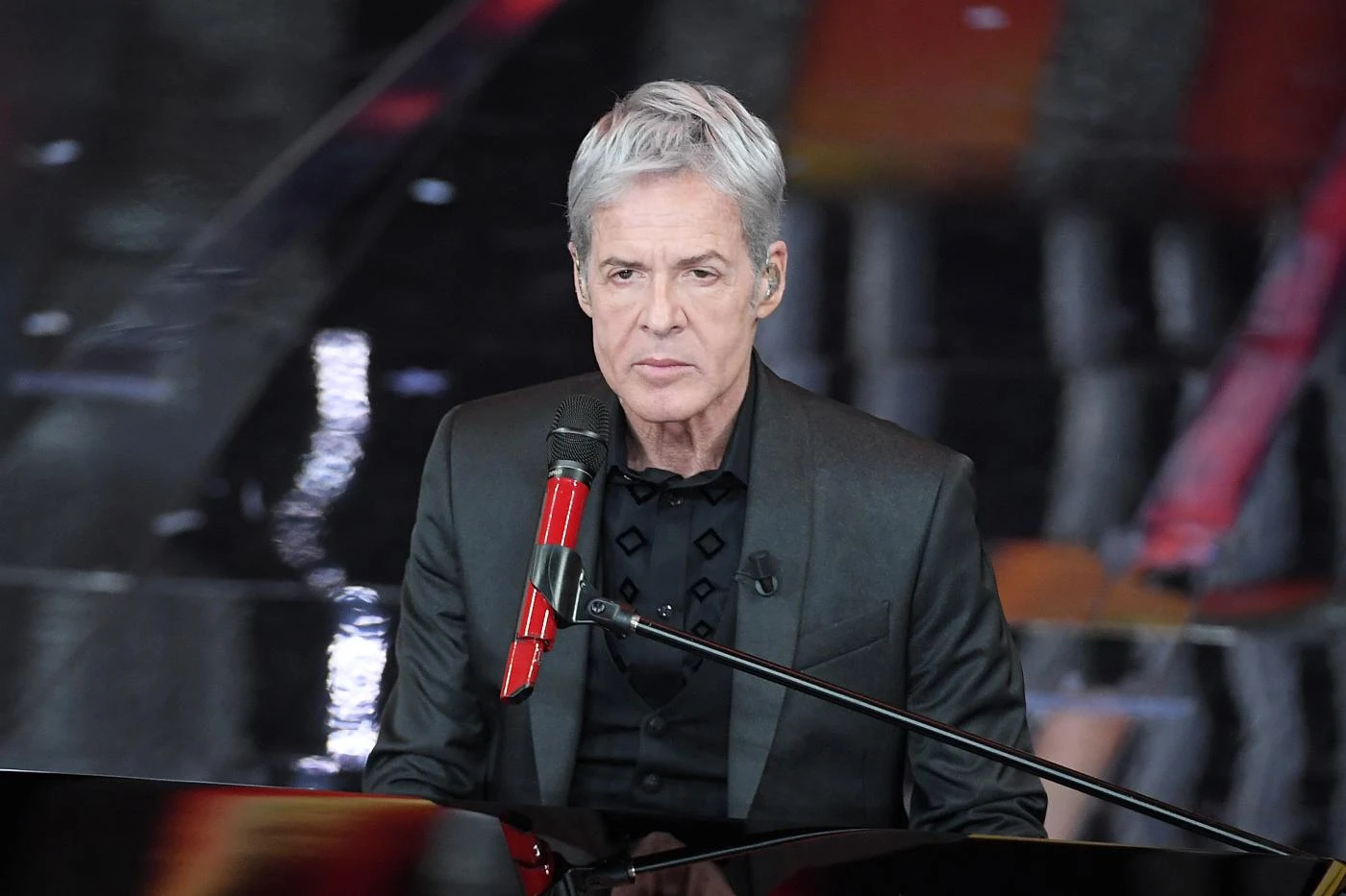 Festival di Sanremo, Claudio Baglioni e il trionfo dei migranti: le canzoni in anteprima, siluro su Salvini