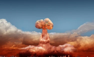 Se per assicurarsi la pace tutti vogliono l'atomica