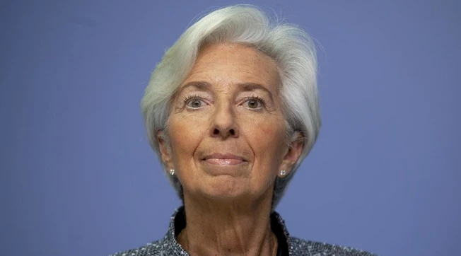 Bce, svolta-Lagarde: sì all'acquisto dei titoli di Stato spazzatura. Lagare anticipa S&P's: che cosa sa?
