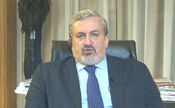Michele Emiliano da Massimo Giletti: "Matteo Renzi come Willy Coyote che insegue Beep Beep"