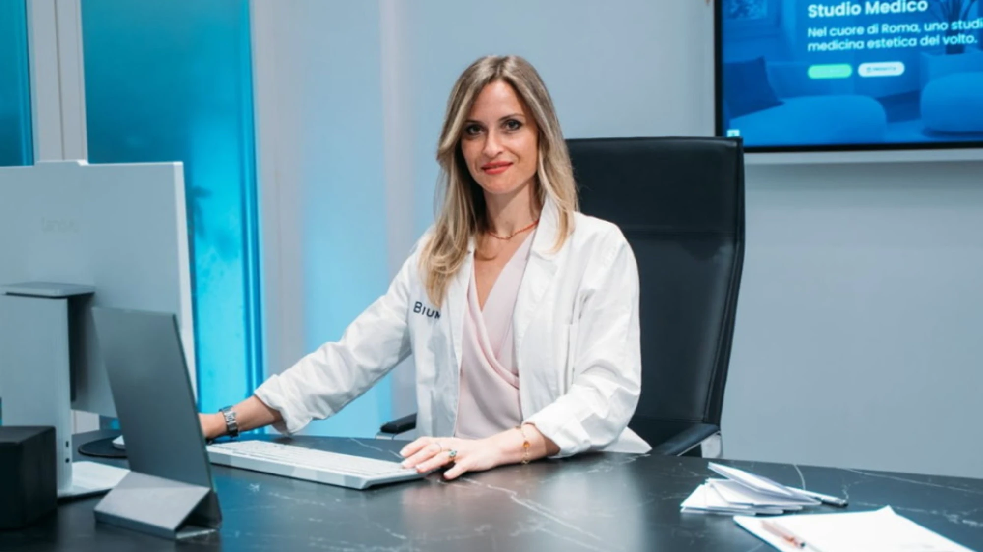 Sally Capuano: "La medicina estetica non deve stravolgere. Dico sempre no alle facce tutte uguali, senza personalità"