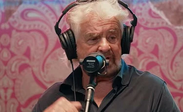 Beppe Grillo da Fedez umilia Giuseppe Conte. E chiude all'ipotesi di un partito