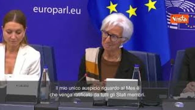 https://media.liberoquotidiano.it/JHh-SaUHu8fE2qYkleKDEyqnnSYgL2ju6ALJrjkWUjk/width:800/quality:90/aW1hZ2VzLzIwMjUvMTAvMDcvMTgwMTEyOTQwLTg3YWZjMWIzLWViYzYtNDg4ZC1iYmU4LTkwZWM1YmIxNDE4Yy5qcGc.webp