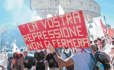 I poliziotti sotto attacco: "Gli specialisti del caos temono le nuove norme"