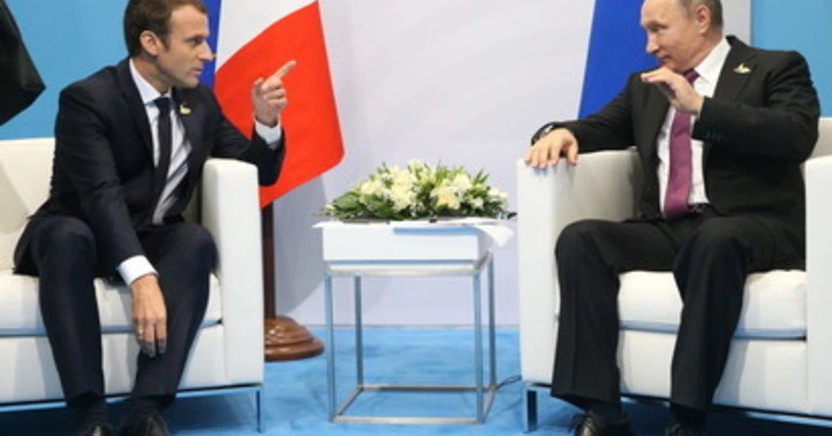 Ucraina, le notizie in diretta. Vladimir Putin malato, "la scorta all'estero raccoglie le sue feci in una valigetta"