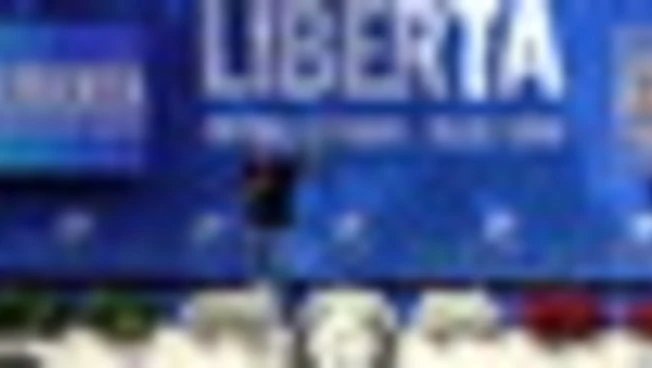 https://media.liberoquotidiano.it/JK2Wvm_ERBHcECVi8ex-OW9c5fCl456xf1DEUXvoXJc/width:800/quality:90/aW1hZ2VzLzIwMjUvMDkvMjcvMTA1MDQyNDEzLTdkMTdlZjQ0LWUwZjctNDQ4My1hZWJhLTcyNDdhMWRmMTAzMS5qcGc.webp