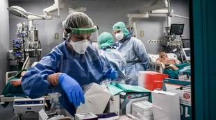  Coronavirus, l'allarme dei cardiologi: "Ora rischiamo più decessi per infarto. Mortalità triplicata"