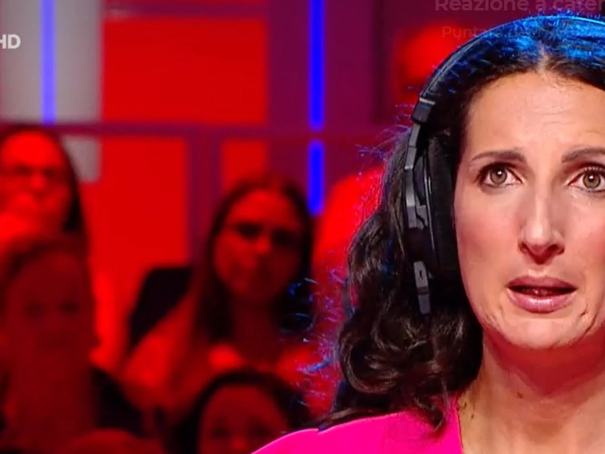 &quot;Ho tolto l'audio&quot;: <br />Antonella <br />nel mirino