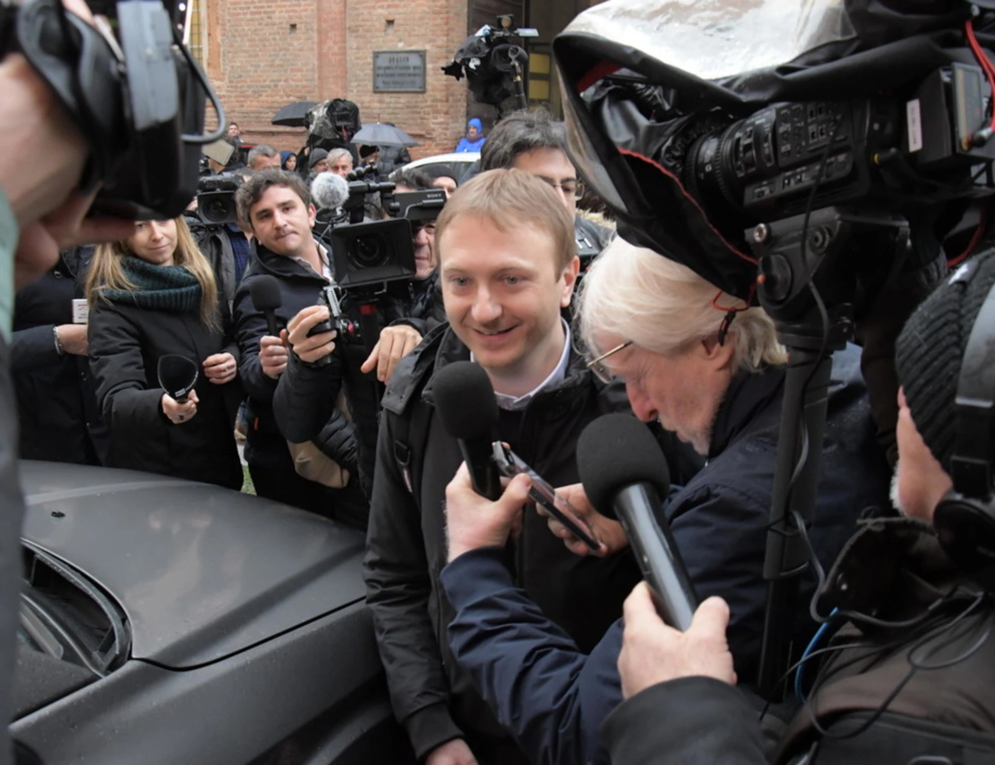 Garlasco, "Alberto Stasi deve restare fuori": caos all'incidente probatorio
