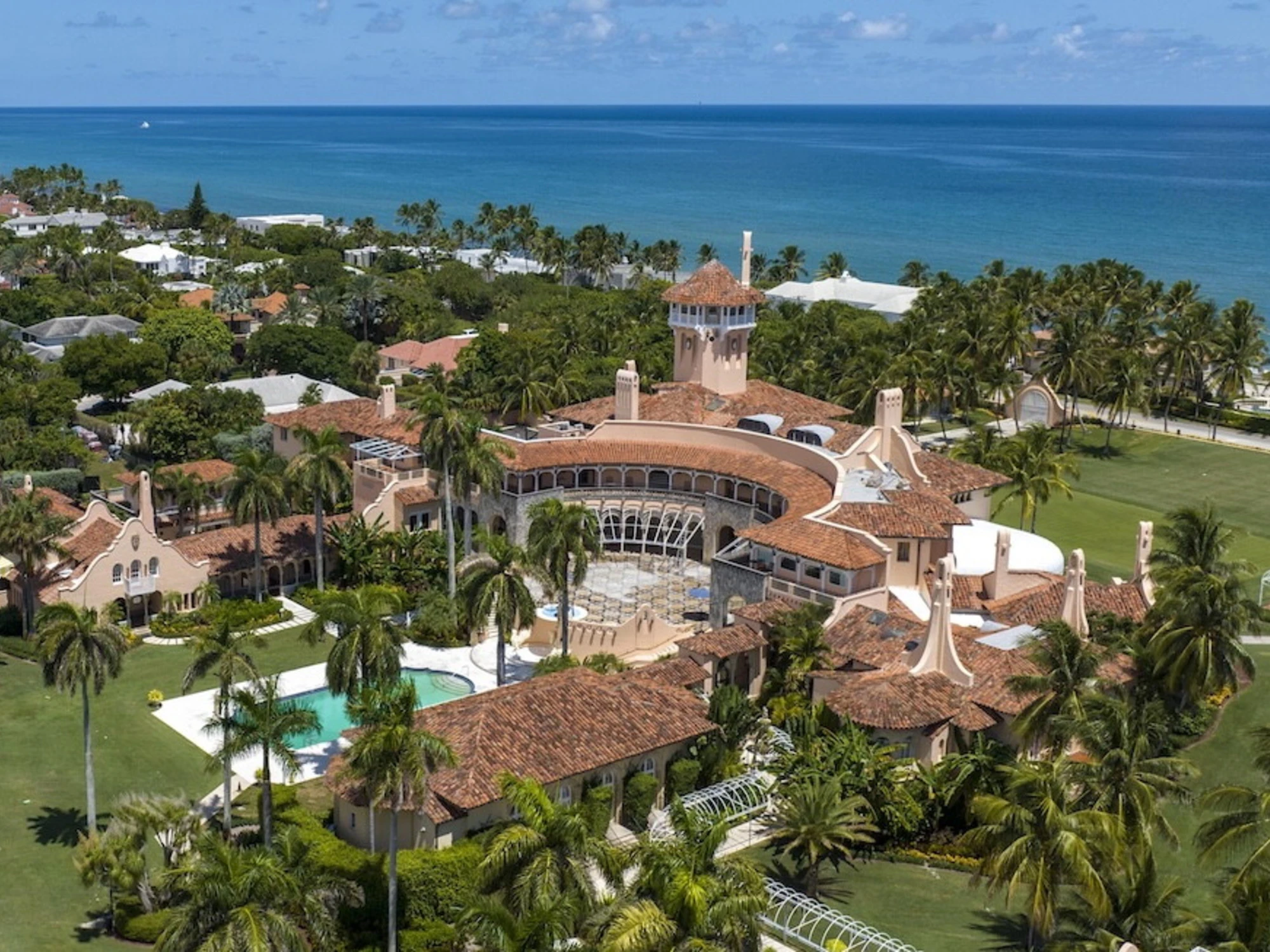 Mar-a-Lago, tenta di irrompere a casa di Donald Trump: ucciso
