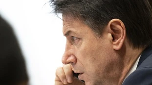 Giuseppe Conte torna in cattedra, lezione contro i nazionalismi: nel mirino Salvini e Meloni?