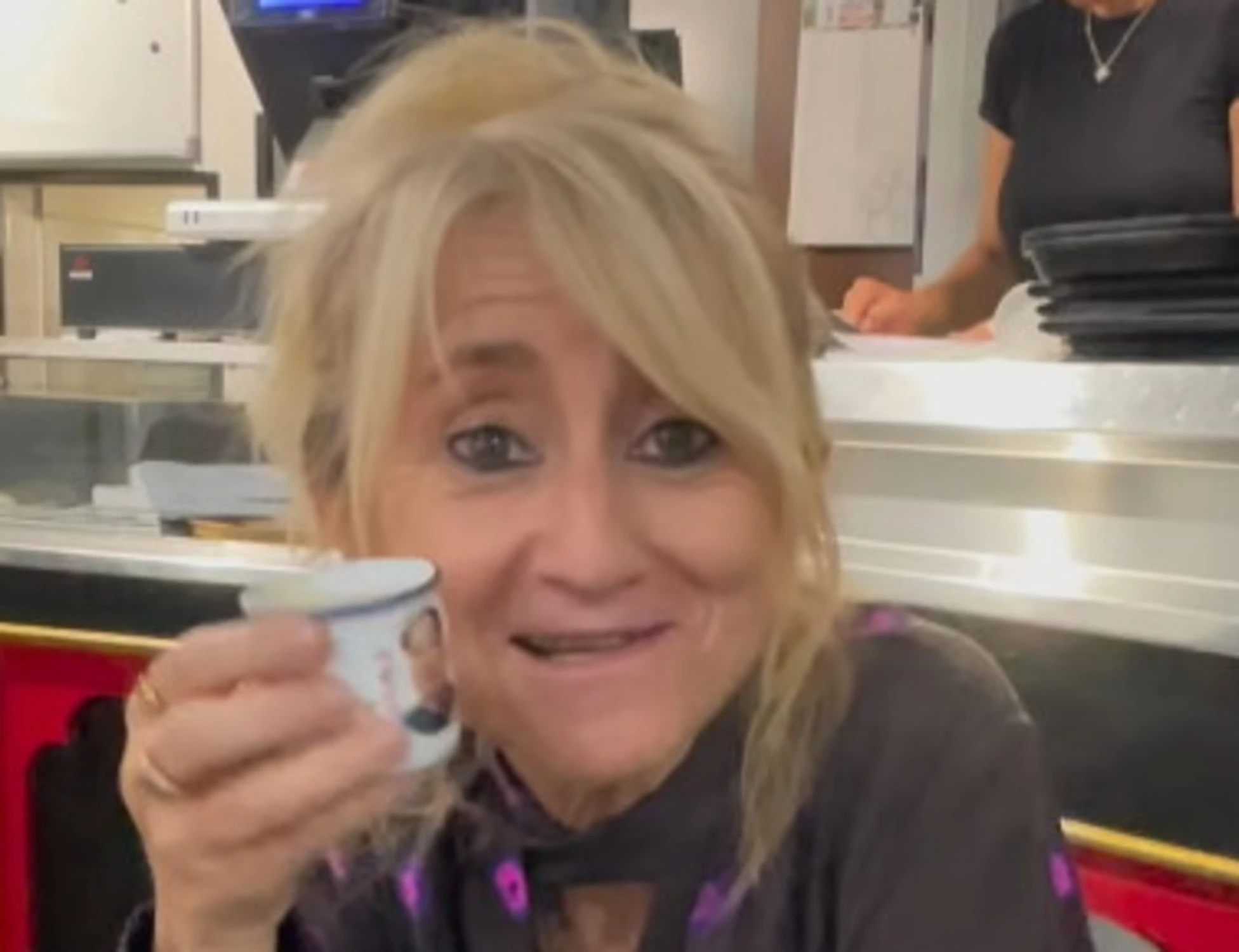 Luciana Littizzetto, il video con la tazzina di Mao Zedong è un caso: "Come Hitler"