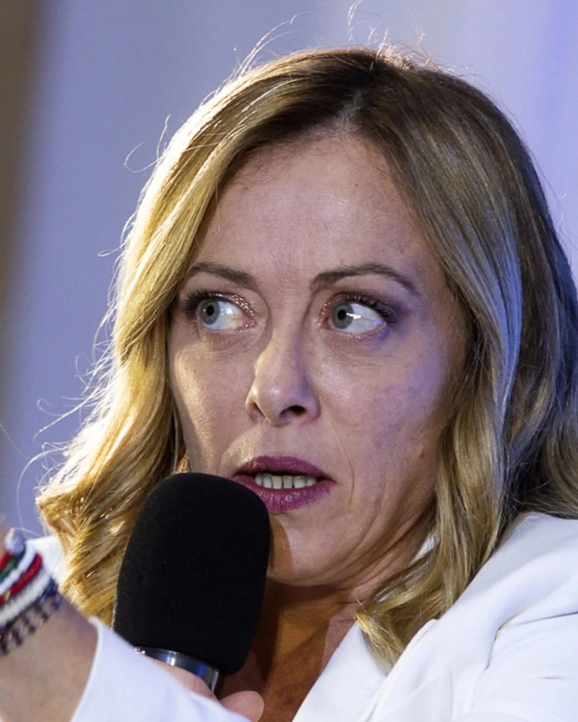 Giorgia Meloni, la stoccata a Schlein: "Uniti solo dall'ossessione di batterci"