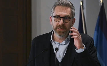 https://media.liberoquotidiano.it/JQJ6j3TI9rPlJSjHLsdzUkjTRVxHgUgItC4rQWv-naI/width:800/quality:90/aW1hZ2VzLzIwMjYvMDUvMTMvMTE1OTIwNTk4LTM0ZWI2Mjc5LTQ1ZWEtNDg5OC05NDRmLTg3MTc3MDhjYTg3ZC5qcGc.webp